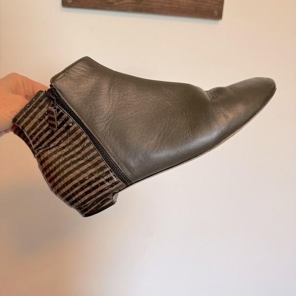 Chrissie Morris Mixed Leather Snakeskin Double Zipper Booties Size 40 - Picture 2 of 9